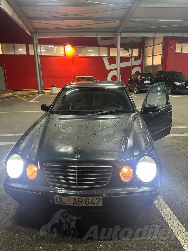 Mercedes Benz - E 270