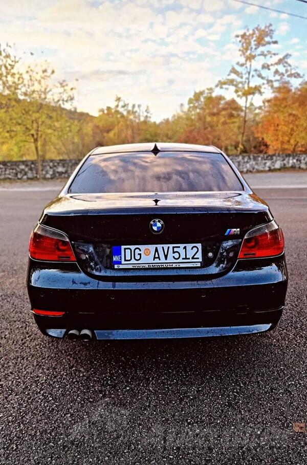 BMW - 525