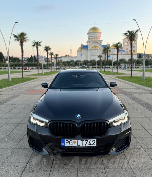 BMW - 520 - M// 08/2021 X-drive