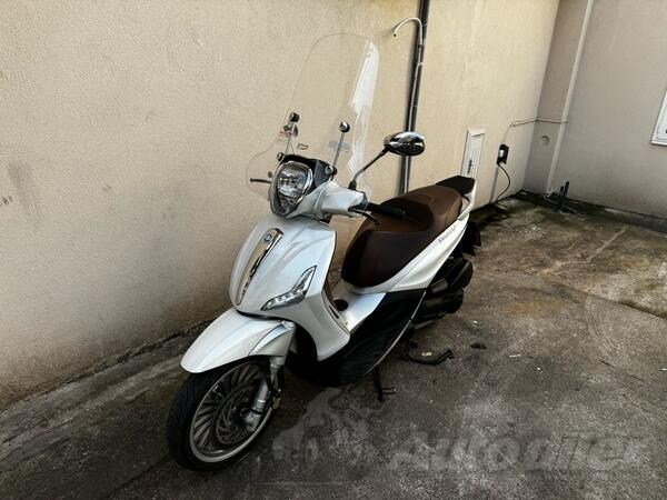 Piaggio - Beverly 300