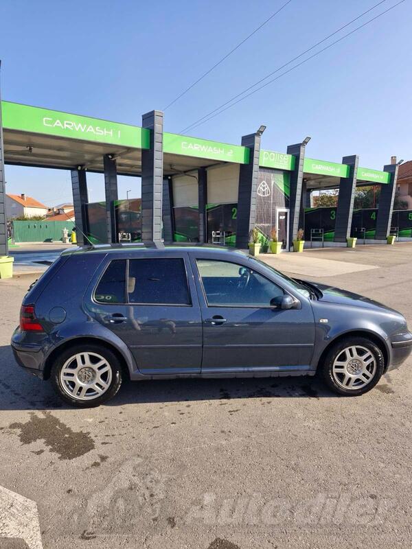 Volkswagen - Golf 4