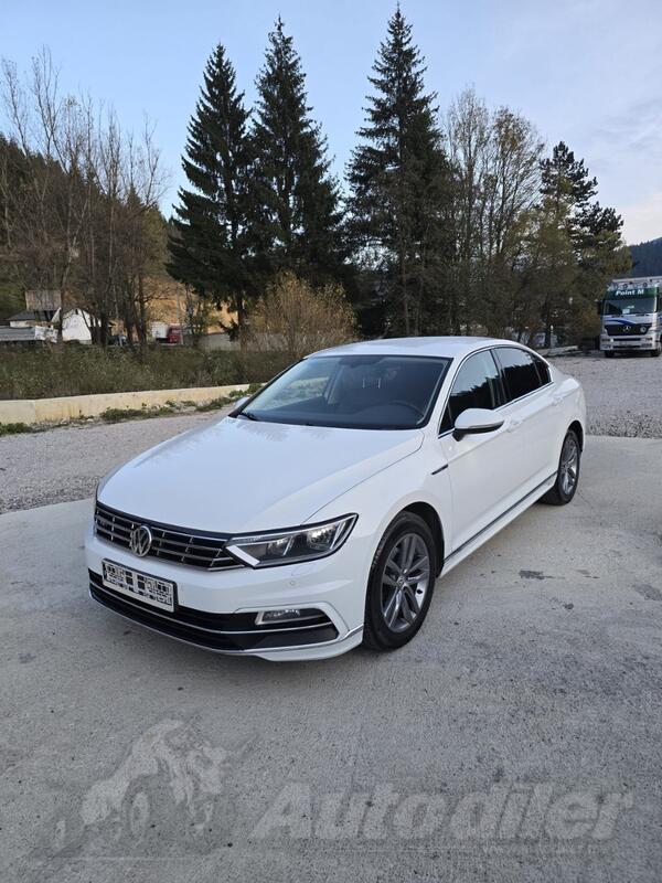 Volkswagen - Passat - R-line ( DSG) 4 Motion