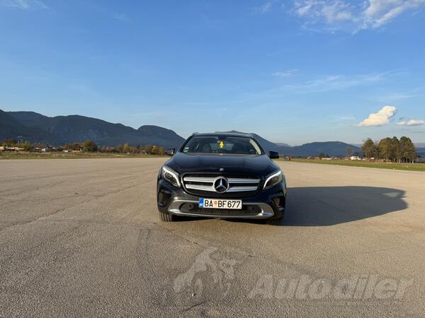 Mercedes Benz - GLA 220 - 4MATIC