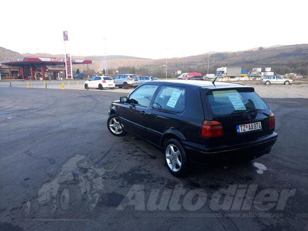 Volkswagen - Golf 3 - 1.8