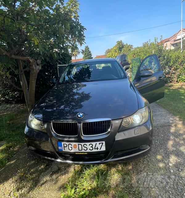 BMW - 318