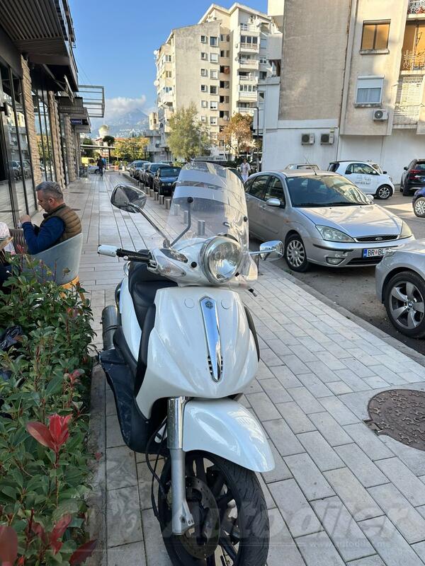 Piaggio - Beverly 500