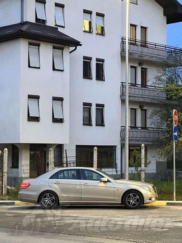 Mercedes Benz - E 220 - 2.2