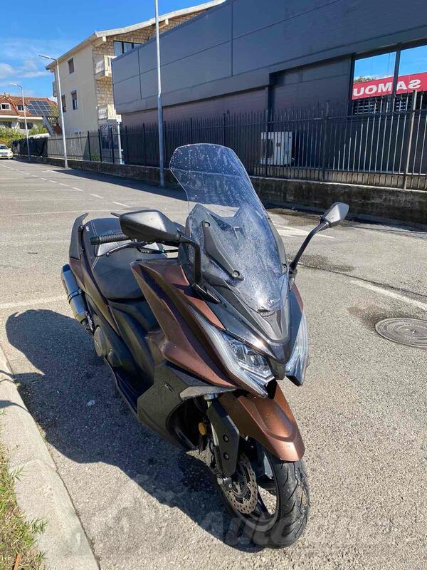 Kymco - AK 550