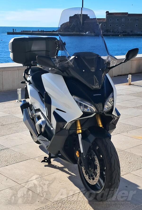 Honda - FORZA 750