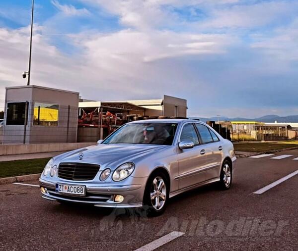 Mercedes Benz - E 200 - 200