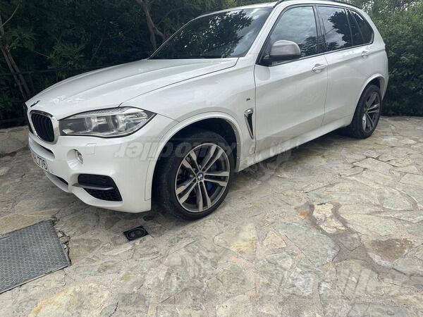 BMW - X5 M50 - 3,0