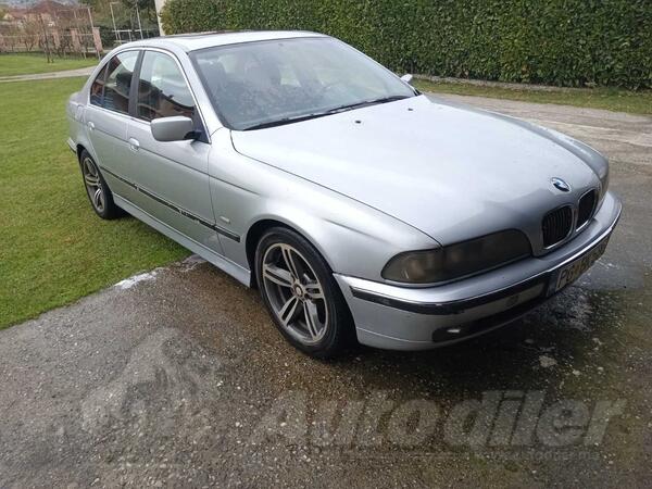 BMW - 520 - i