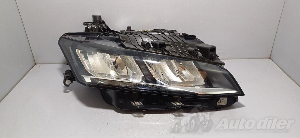 Right headlight for Peugeot