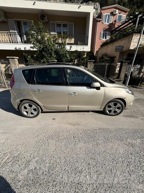 Renault - Scenic - 1.5 dci