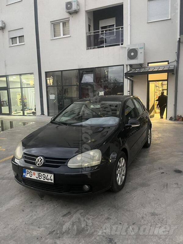 Volkswagen - Golf 5 - 1,6 FSI