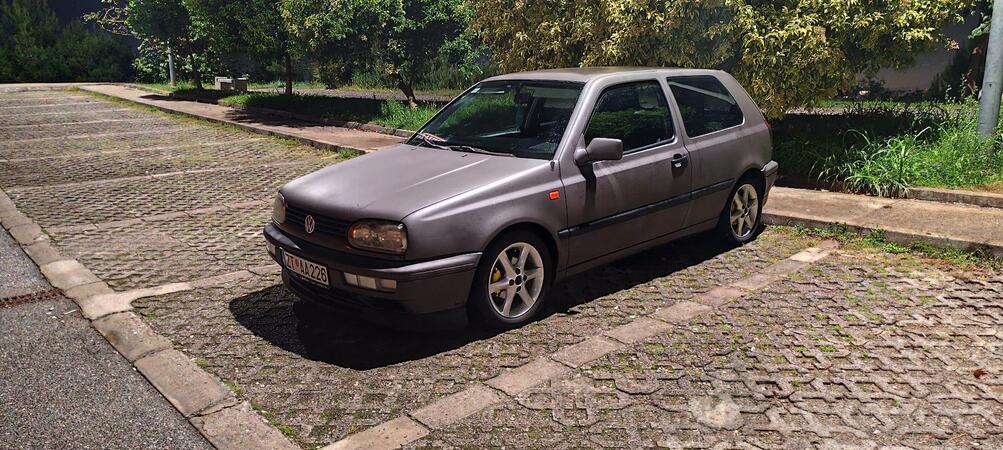 Volkswagen - Golf 3 - 1.8