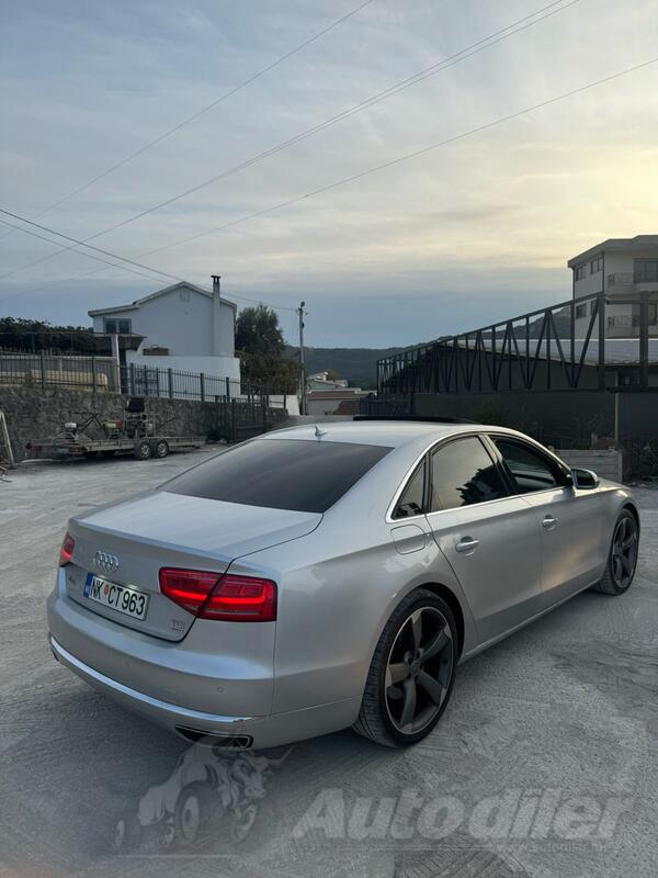 Audi - A8