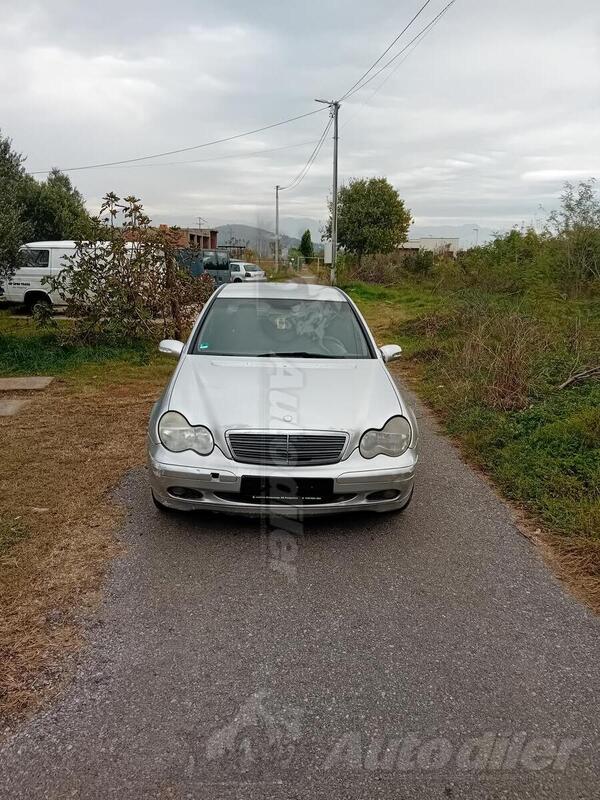 Mercedes Benz - 200 - C 220 cdi