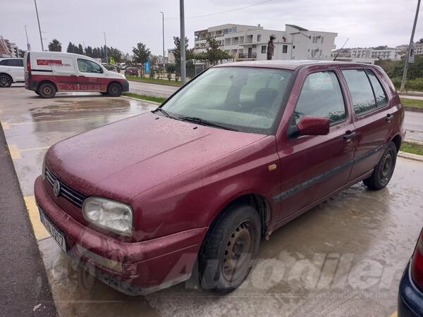 Volkswagen - Golf 3 - 1.6i