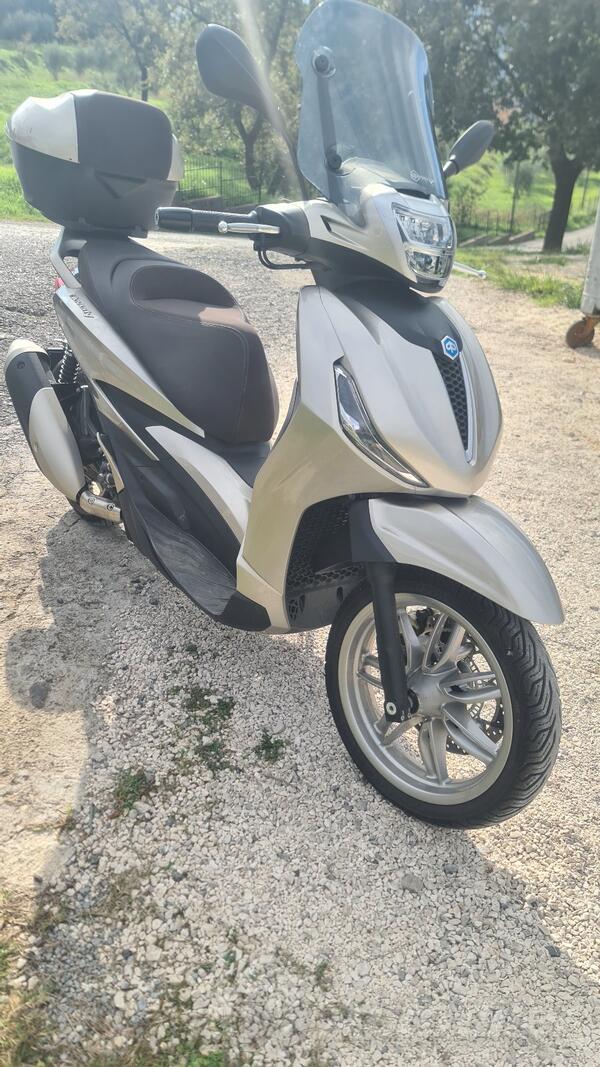 Piaggio - Beverly 300