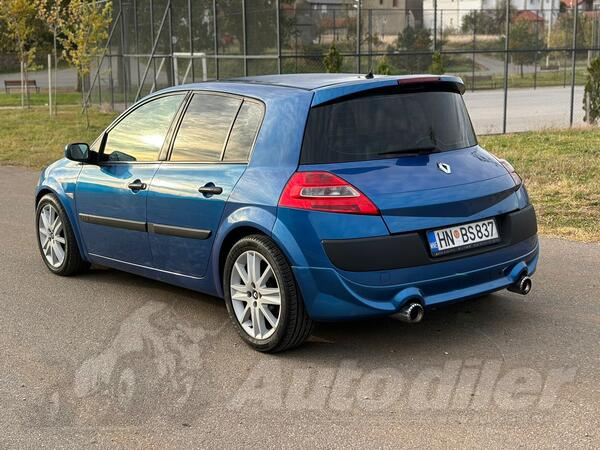 Renault - Megane