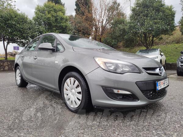 Opel - Astra - 1.6b 2017god.