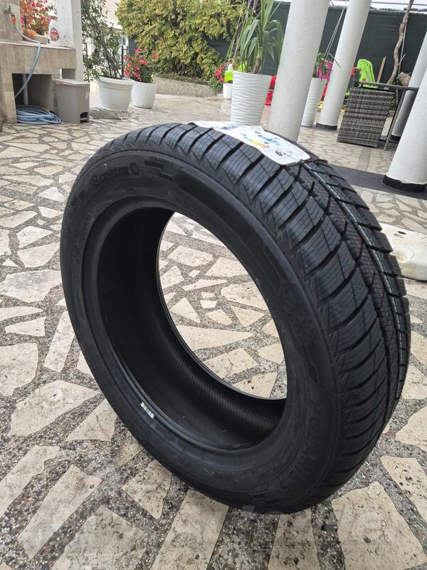 Barum - 235/55 r 18 - Winter tire