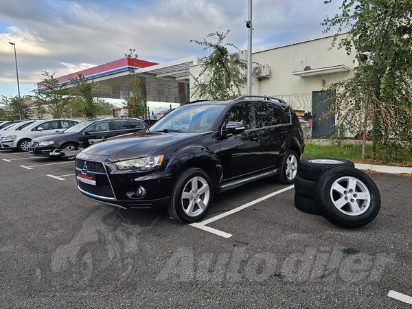 Mitsubishi - Outlander - 2.2 DID Jubilé 35