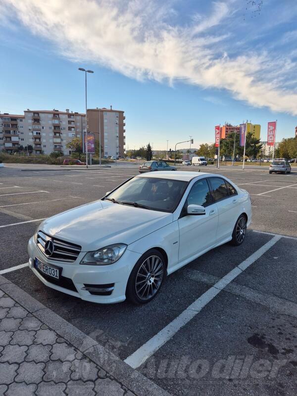 Mercedes Benz - C 200 - AMG