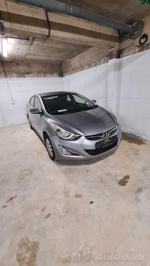 Hyundai - Elantra - GLS