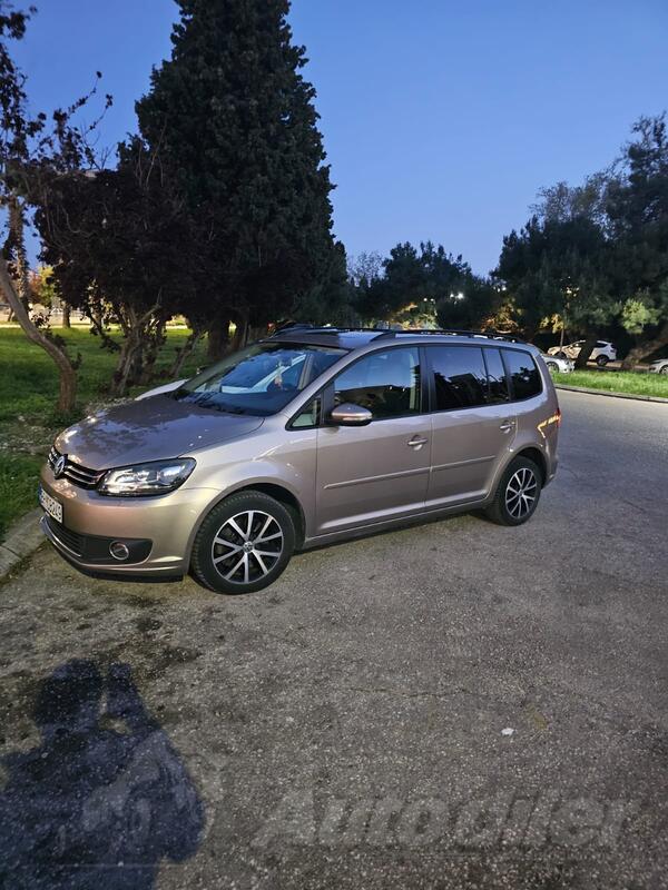 Volkswagen - Touran - 2.0 TDI
