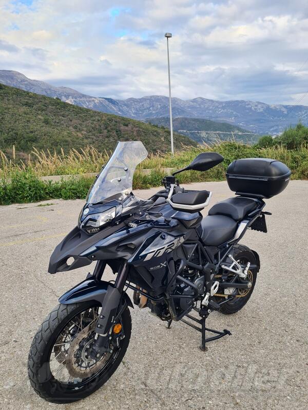 Benelli - TRK 502 X