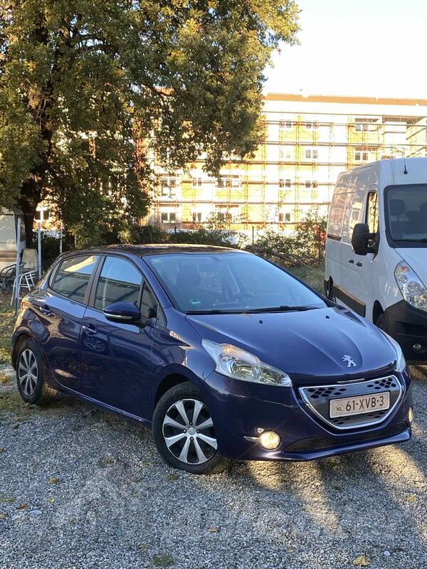 Peugeot - 208 - hdi