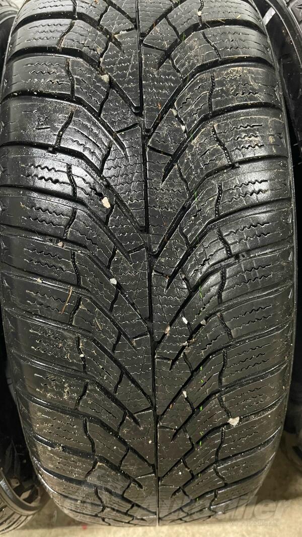 Kumho - 185/60 R 15 - Winter tire