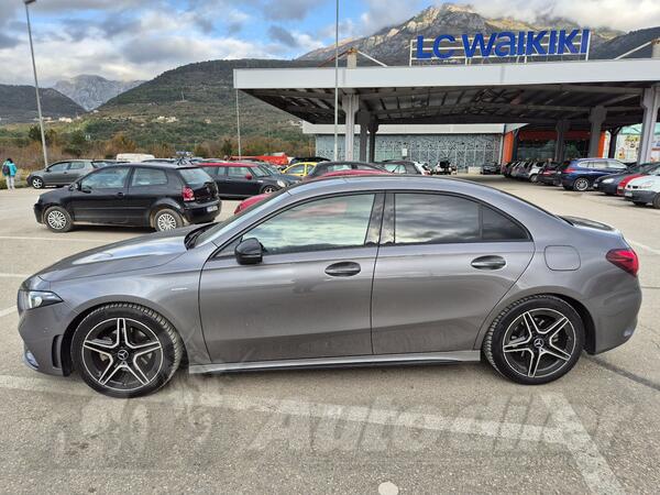 Mercedes Benz - A 200 - A 200 AMG line