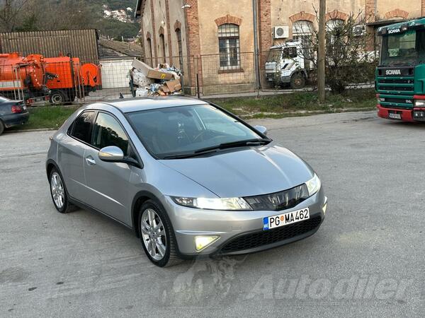 Honda - Civic - 2.2 d