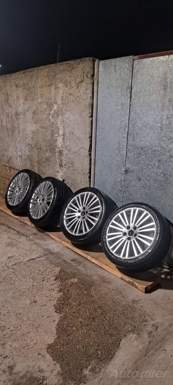 Fabričke rims and KUMHO tires