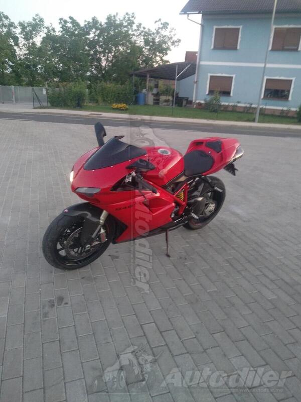 Ducati - 848