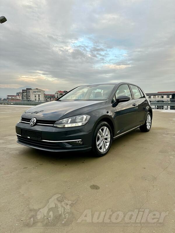 Volkswagen - Golf 7 - Comfortline Dynaudio, Camera