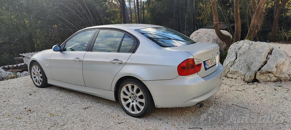 BMW - 320 - 320D