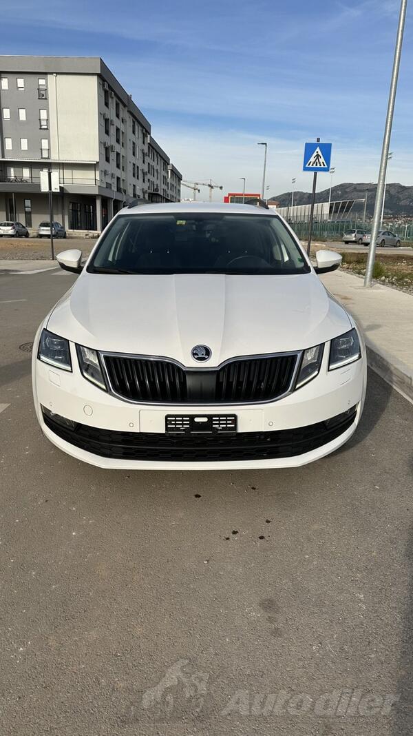 Škoda - Octavia - 4x4 DSG 2.0 110kw