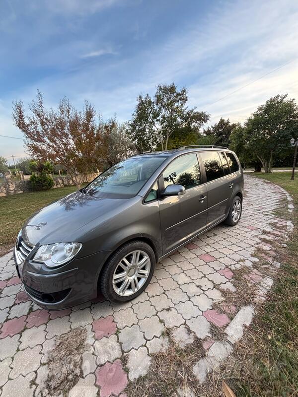 Volkswagen - Touran - 2.0 TDI