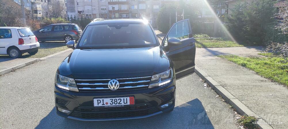 Volkswagen - Tiguan - 2.0 TDI DSG 4M AID+ACC+PANO