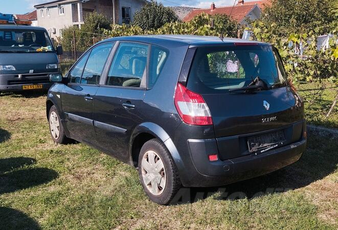 Renault - Scenic 1.5 DCI in parts