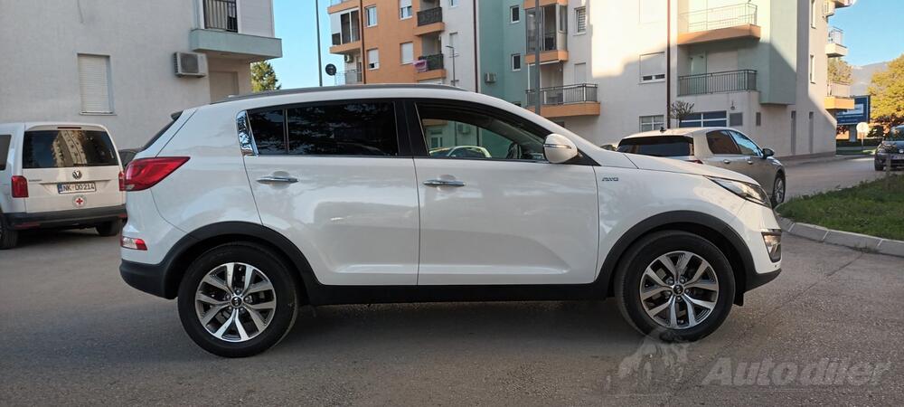 Kia - Sportage - 4x4 TREND