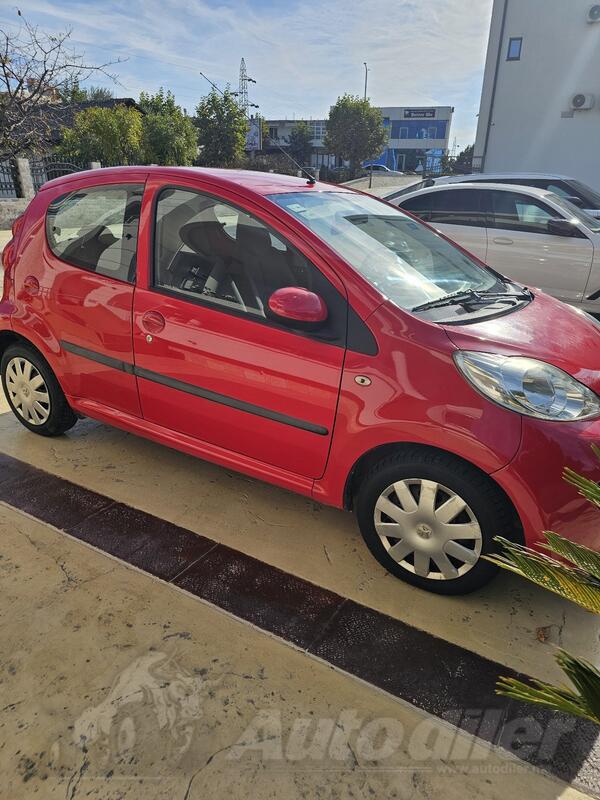 Peugeot - 107 - Trendy 1.0 E