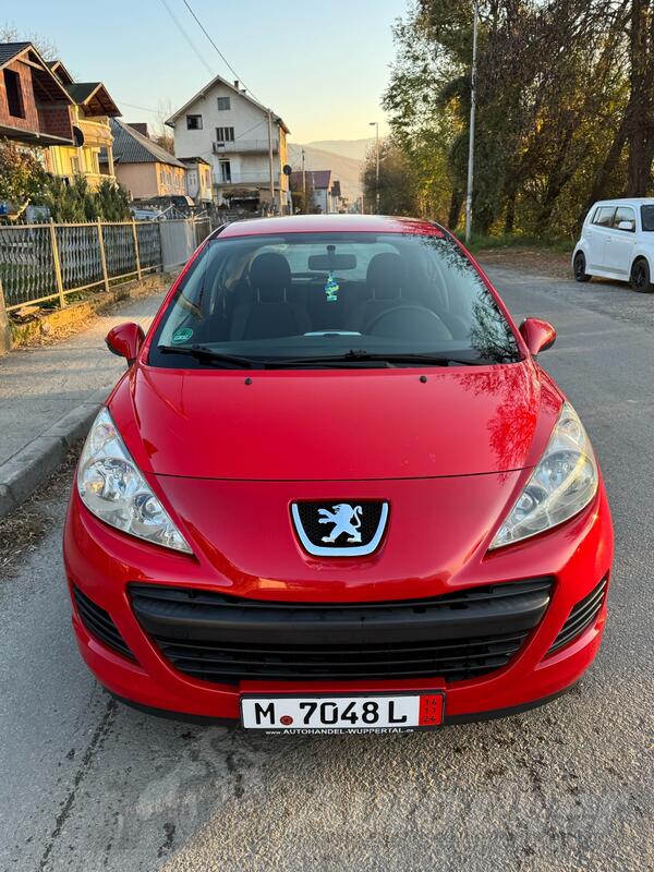 Peugeot - 207