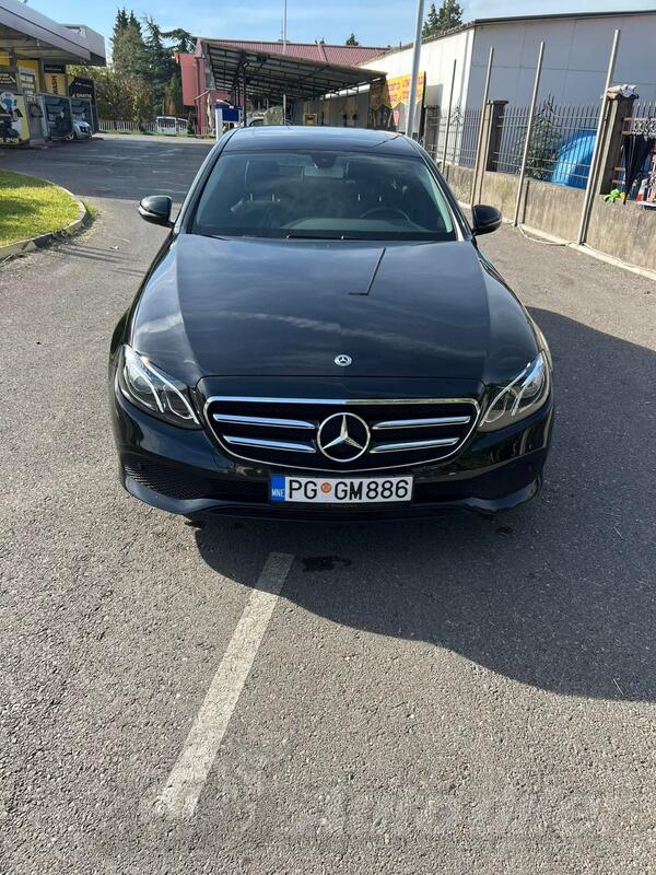 Mercedes Benz - 220 - Mercedes E 220 D