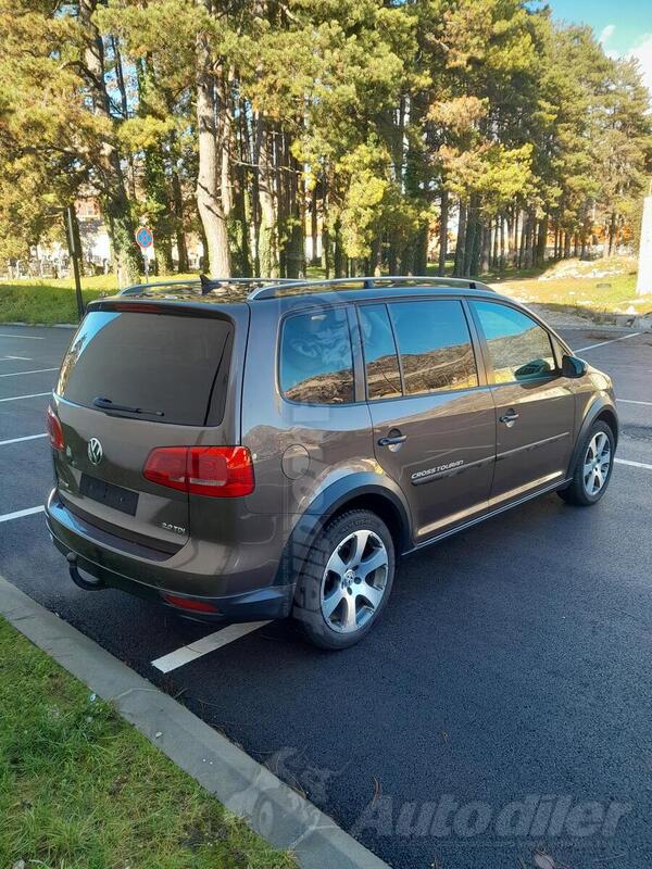 Volkswagen - Cross Touran - 2.0 TDI