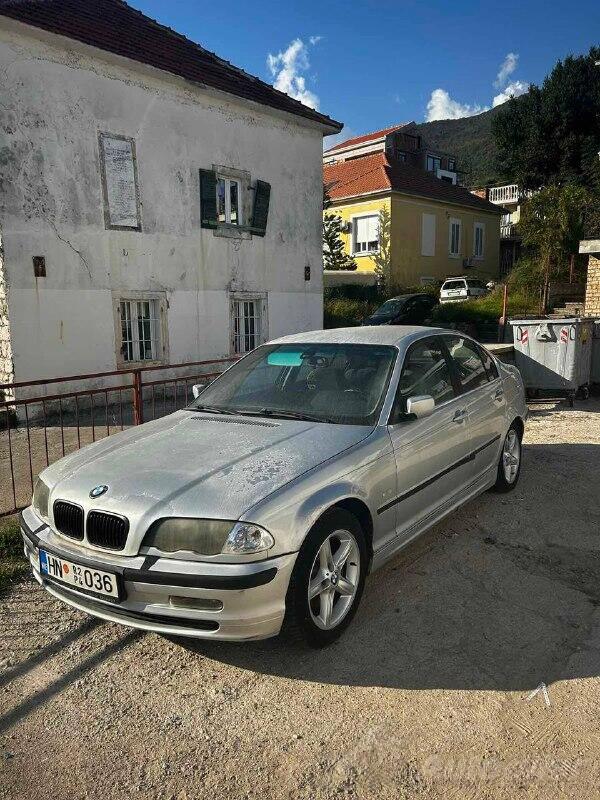 BMW - 320